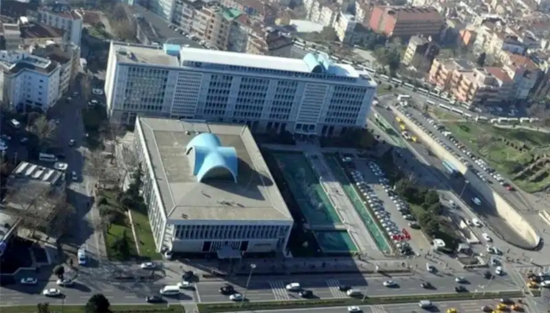 İstanbul Büyükşehir Belediyesi'nde Gizemli "Enderun" WhatsApp Grubu Soruşturması