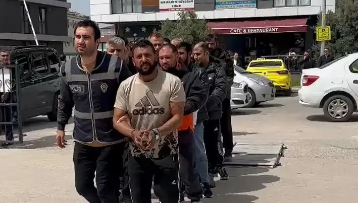 Edirne'de İlginç Eş Zamanlı Operasyon: Yedi Firari Ele Geçirildi!