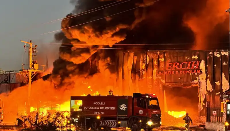 Kocaeli'de Lojistik Deposunda Büyük Yangın: Sebepler ve Sonuçları Nedir?