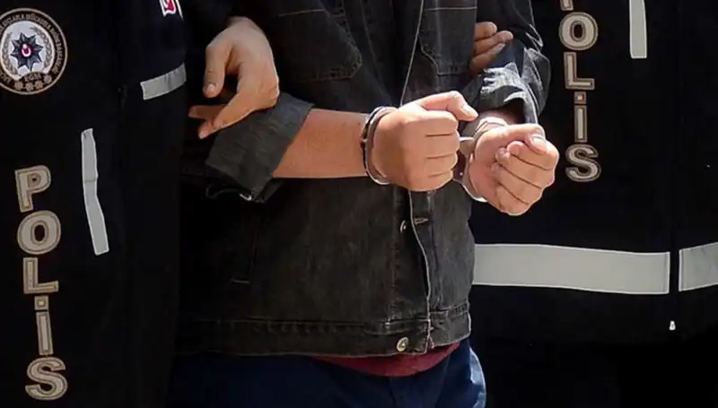 Kayseri'de Yasa Dışı Silah Ticareti Çetesi Çökertildi: 2 Zanlı Yakalandı