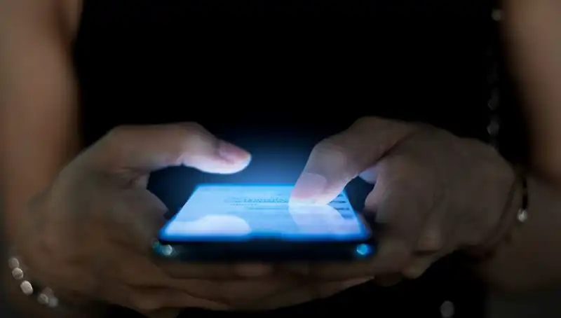 Narsisizmin Gizli İzleri: Telefon Alışkanlıkları ve Psikoloji