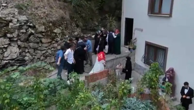 Kanlı Düğün: Aniden Patlayan Silahlar ve Kaçış Anı