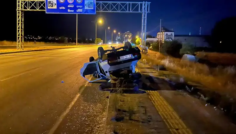 TIR ile Otomobil Çarpıştı: Takla Atan Araçtan Yaralı Çıktı