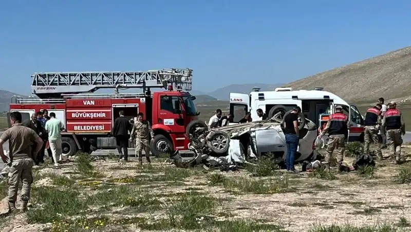 Van’da Trajik Kaza: 4 Can Aldı, 2 Kişi Yaralandı