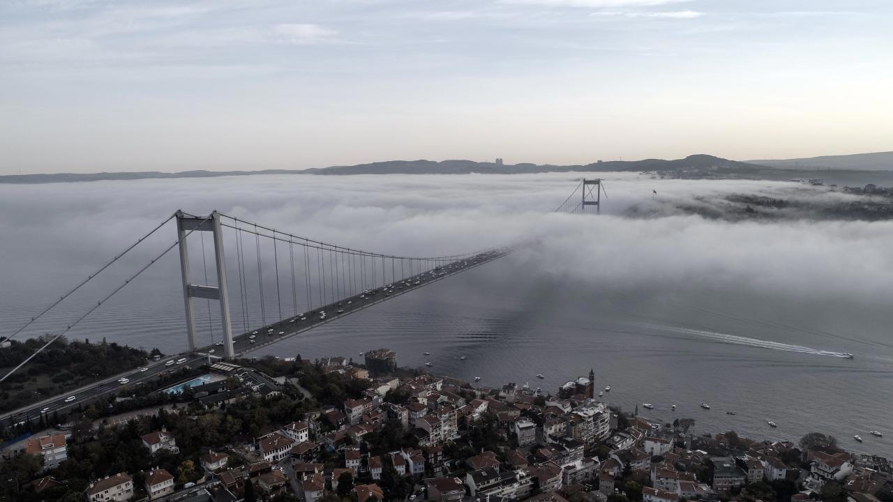 İstanbul Boğazı'nda gemi trafiği çift yönlü olarak kapatıldı