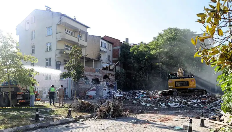 Sındırgı’da Deprem Artçı Şokları: Neden ve Son Durum Nedir?