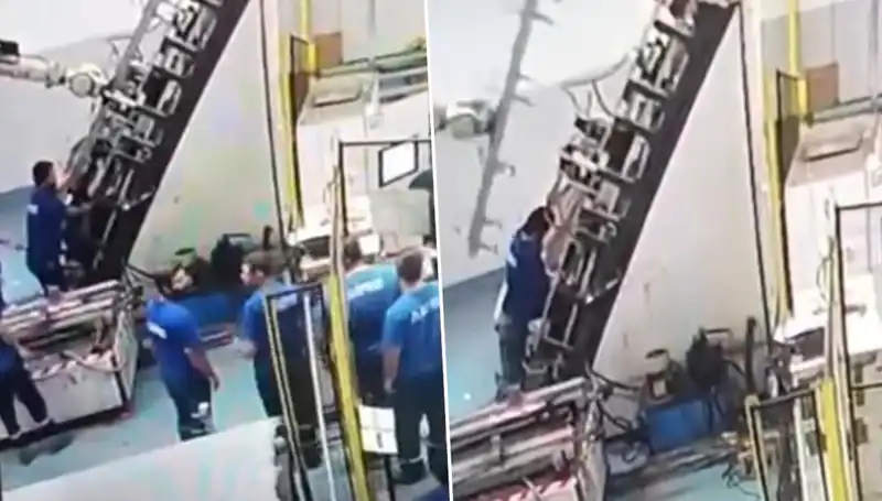 Fabrikada Çalışan Genç Adamın Sırtına Makine Saplandı, Herkes Şokta!