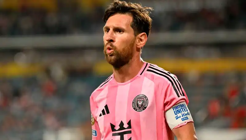 Messi, Çalkantılı Sezonun İlk Maçında Beraberlikle Sahadan Ayrıldı!