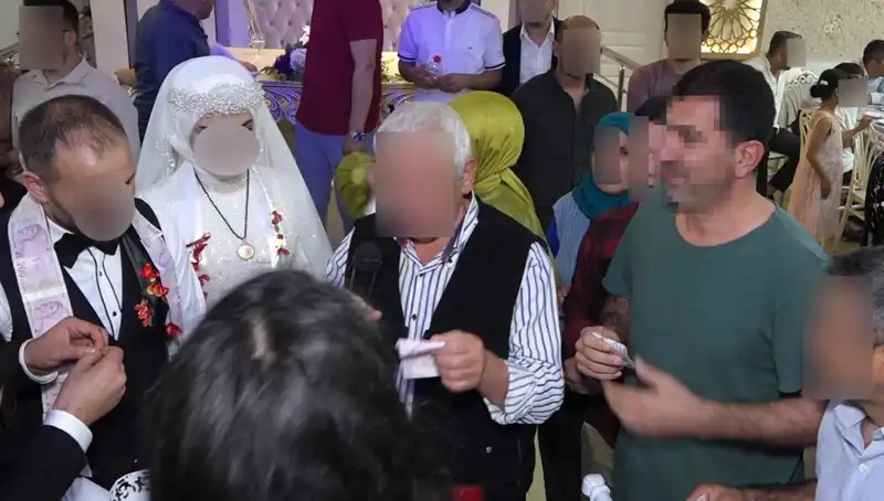 Davetsiz Düğüne Giden Hırsızın Pasta ve Takı Macerası