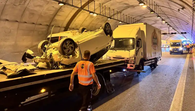 Kuzey Marmara Otoyolu'nda Korkutan Kaza: Otomobil ve Kamyonet Çarpıştı!
