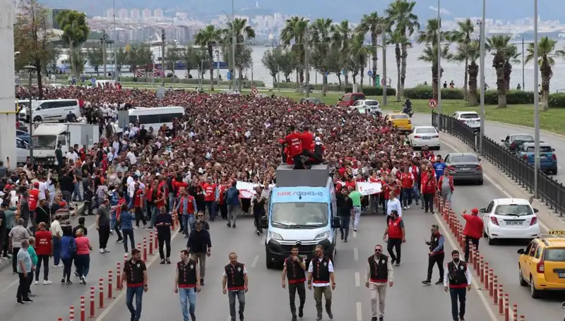 İzmir'de Grev Krizi: İşçiler Taleplerinde Kararlı ve Mücadele Azmi Yükseliyor