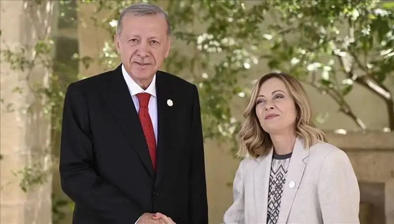 İstanbul’da Akdeniz Zirvesi: Erdoğan, İtalya ve Libya Başbakanlarıyla Tarihi Buluşma