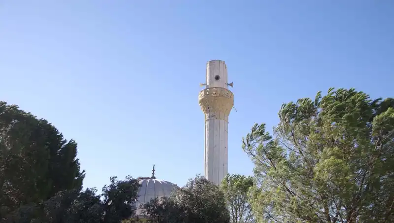 Muğla'da Şiddetli Fırtına, Minare Külahları ve Çatıları Uçurdu