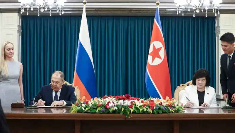 Rusya ve Kuzey Kore: Lavrov'un Görüşmesi Dünya Politikasını Nasıl Etkileyecek?