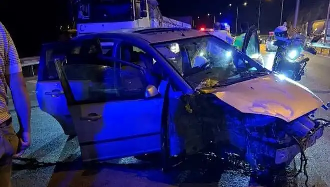 Otomobil Bariyere Çarptı: Tragedya Hızla Gide Kimi Hayatlarını Kaybetti