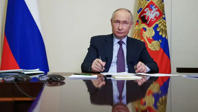 Suriye’de Geçiş Dönemi: Putin, Esad’ı Neden Bırakmıyor?