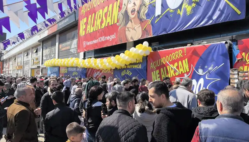 Bursa’da Büyük İndirim Fırtınası: Alışveriş Merkezi Ziyaretçileri Işıldadı!