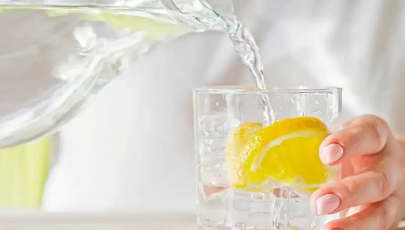 Limonlu Su Tüketiminin Vücudunuza Etkileri: Doktordan 8 İlginç Bilgi