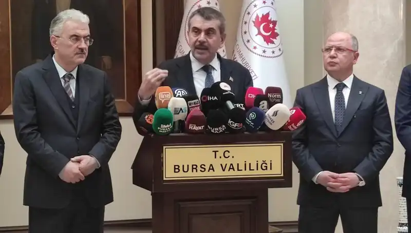 Bakan Tekin'den Protestolara Katılan Çalışanları Bekleyen Ciddi Yaptırımlar