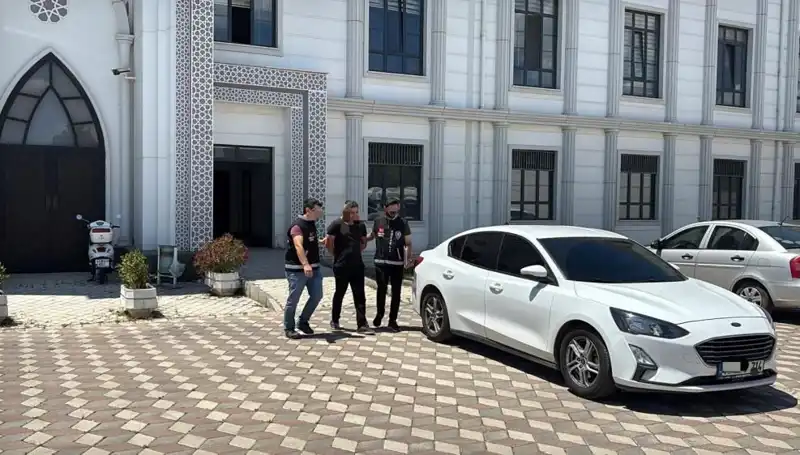 Kocaeli'de Şoke Edici Cinayet: Katil Zanlısı Kısa Sürede Yakalandı!