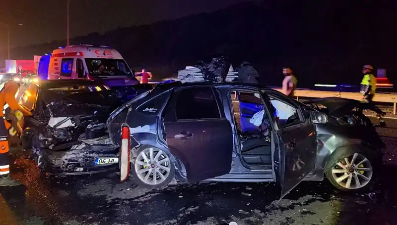 TEM Otoyolu'nda Zincirleme Kaza: 7 Kişi Yaralandı, Trafik Felç Oldu