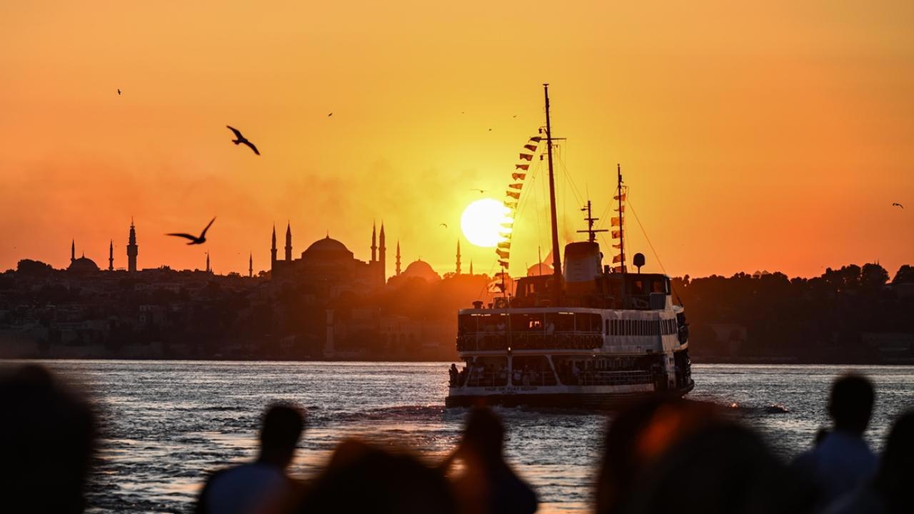 Türkiye'nin turizm geliri 2021 yılında rekor seviyeye ulaştı