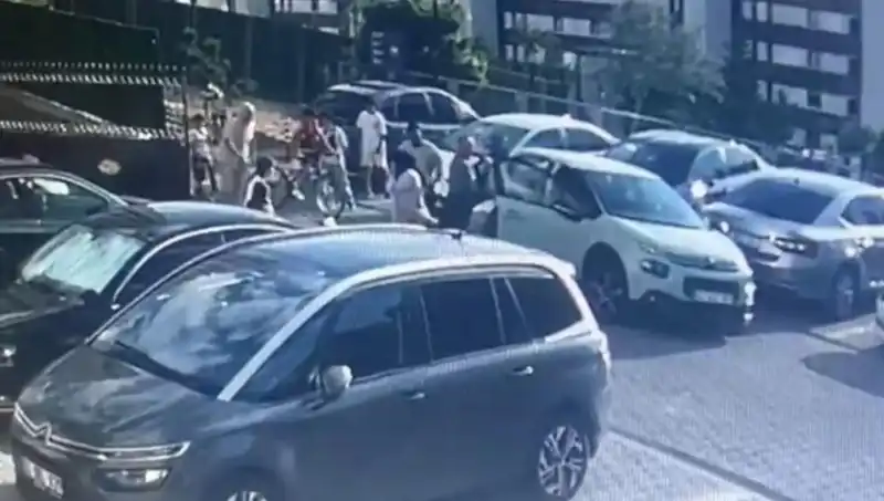 Eşi ve Yakınlarını Araba ile Ezdi: Korkunç Olayın Ayrıntıları