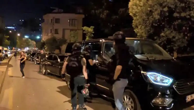 Türkiye'de Polisi Şehit Eden Silahın Gizemli Üretim Süreci Açığa Çıkıyor