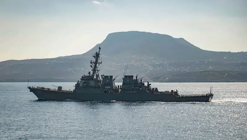 ABD Yunanistan'da Donanma Üssünü Kaleye Dönüştürüyor: Stratejik Bir Hamle mi?