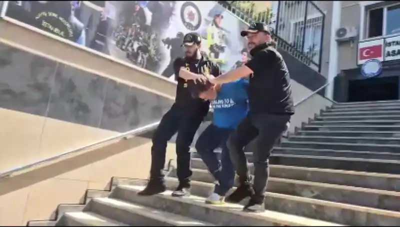 Ümraniye'de 600 Bin Liralık Gasp: Rüşvetin Peşinden Koştular!