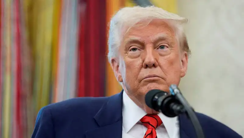 Trump'ın G7 Zirvesinden Erken Ayrılışı ve Beyaz Saray'daki Gizli Toplantı