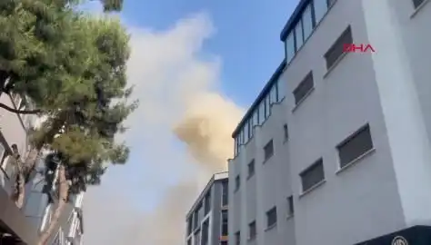 İstanbul'da 4 Katlı İş Merkezinde Yangın: Son Gelişmeler ve Durumu