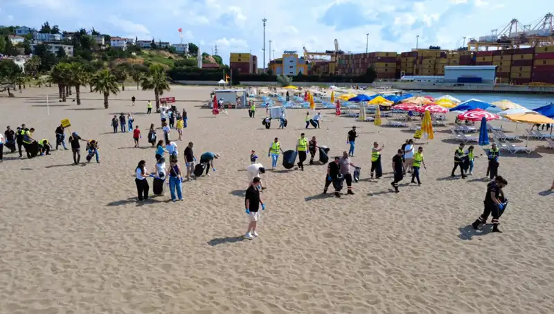Plajlarda Büyük Temizlik: Doğanın Kıyıları Yeniden Canlanıyor
