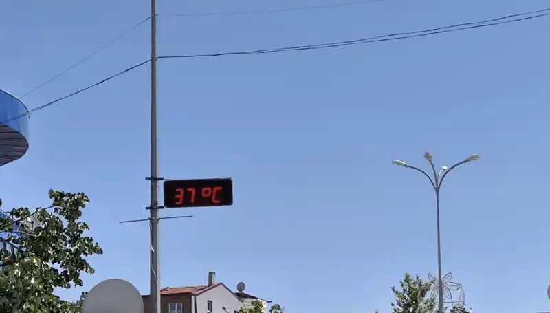 Sıcak Hava Dalgası: İlçede Termometreler 38 Dereceyi Gördü
