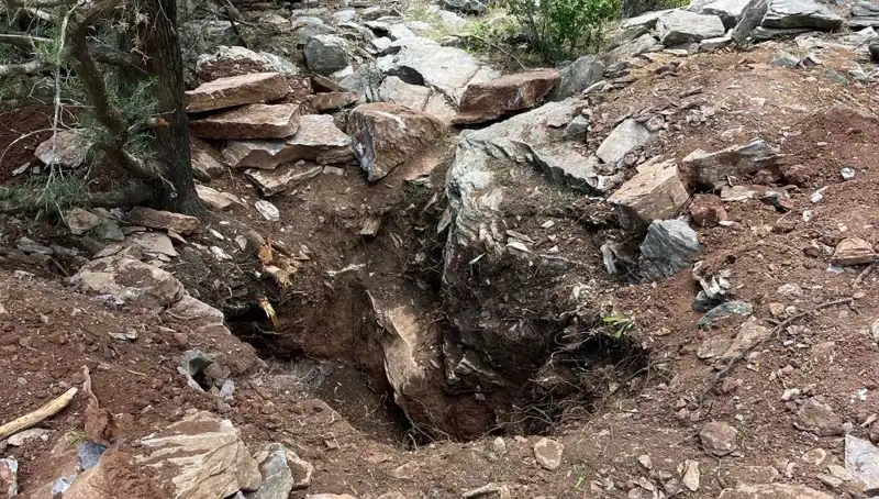 Eski Vali ve Emekli Albay Define Avında Yakalandı, Olay Ülkede Şok Yarattı!