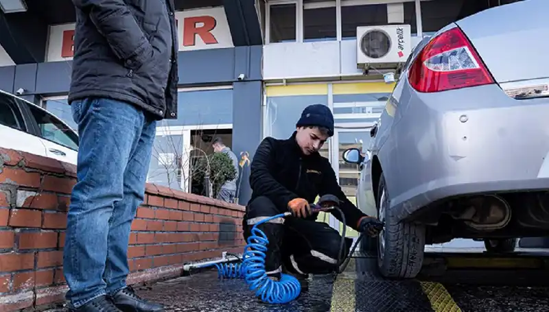 Hatalı Lastik Basıncı Trafik Kazalarına Davetiye Çıkartıyor: Hayat Kurtaracak Bilgiler
