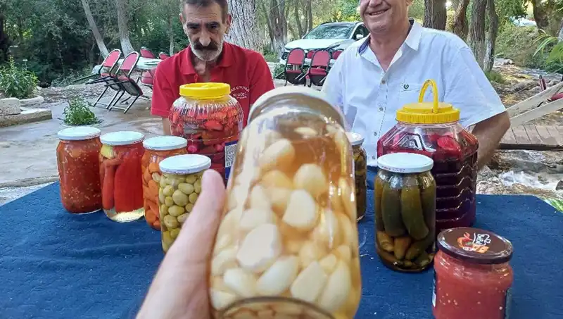 Sağlıklı Lezzet: Araban Sarımsağı ile Şifa Dolu Turşular