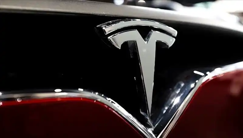 Tesla’da Kriz Çanları: Uygun Fiyatlı Model ve FSD Beklentileri Üzerine Tartışmalar